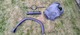 Mercedes W236 C253 W253 - podblatnik maska lem