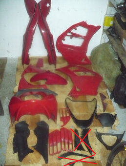 Suzuki RF 600/ 900 rv.94-díly ze tří moto