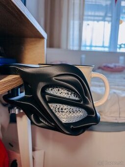 Podstavec na šálku pohár na pracovný stôl