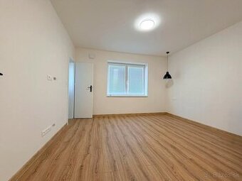 HĽADÁME DLHODOBÝ PRENÁJOM 3-IZBOVÉHO BYTU – VRANOV NAD TOPĽO