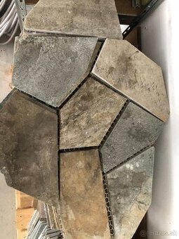 Predám kamenný obklad sivý na sieťke - cca 60m2