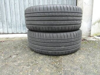 225/45 R18