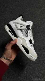 Nike Air Jordan 4 Retro "Military Black"