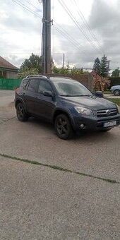 Toyota Rav 4 2,2D-4D alebo vymenim