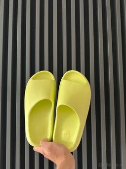 Adidas yeezy slide