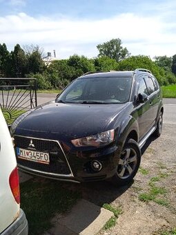 Mitsubishi outlander - 1