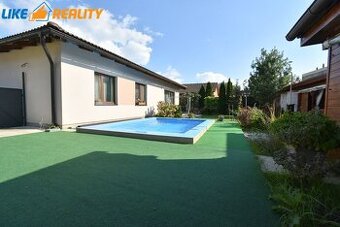 Rodinný dom s bazénom a altánkom Martin- Priekopa