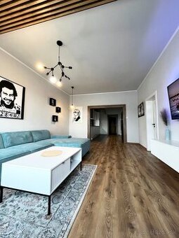 NA PRENÁJOM NADŠTANDARDNÝ 2-IZBOVÝ BYT, UL. HLAVNÁ