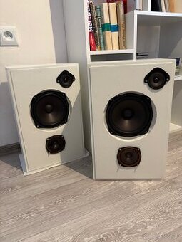 Reproduktory Tesla RK15