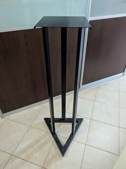 Stojany na reproduktory