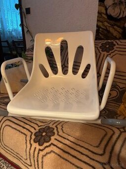 Otočná sedačka na vaňu