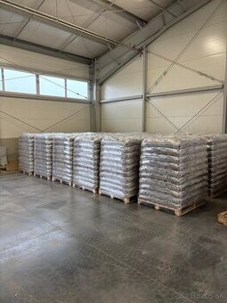 Pelety s certifikátom EN plus A1 - Liesek - Smrek