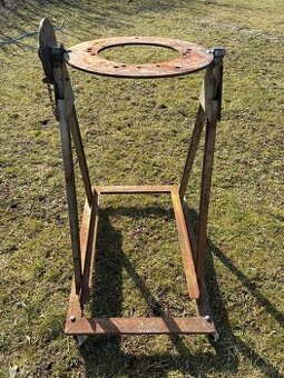 Montážny držiak motorov