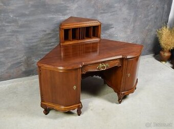 JEDINEČNÝ ROHOVÝ STOL, MASÍVNE ORECHOVÉ DREVO, PO RENOVÁCII,