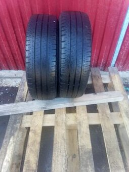 Predam 2ks letné pneu.215/70R15c Michelin dezen 4,6mm