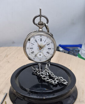 Predám funkčné starožitné strieborné vreckové hodinky No.126