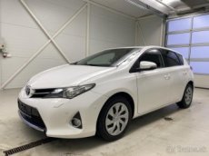 Toyota auris Diely - 1