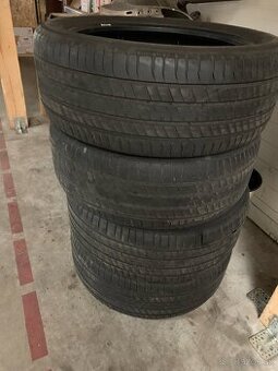 255/45 R20 MiCSHELIN