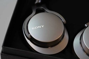 Špičkové slúchadlá Sony MDR1A Silver MDR-1A/S