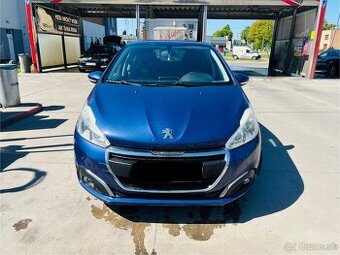 Peugeot 208 , 1560cm3 , 2015