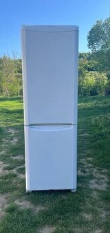 Predám chladničku s mraznickou indesit A+