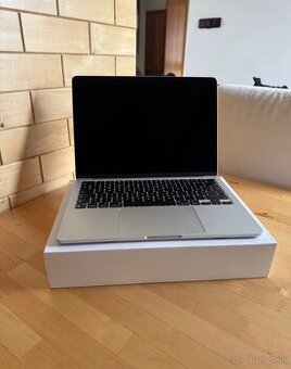 MacBook AIR M2 (nefunkčný )