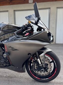 Yamaha R1 Big Bang