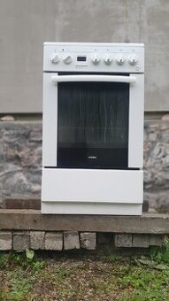 Predam plynovy sporak kombinovany s elektrickou rurou.