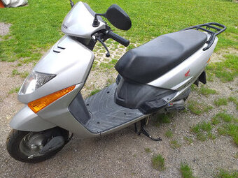 Honda lead 100