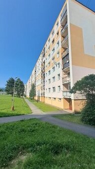Na predaj priestranný 4i byt na ulici 9. mája v Brezne