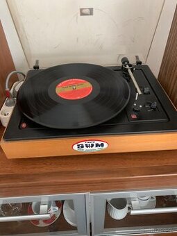 Gramofon Tesla