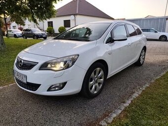 Opel Astra ST 1.7 CDTI ECOTEC Cosmo 2012 XENON+NAVI