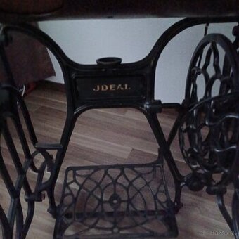 Šijací stroj - retro