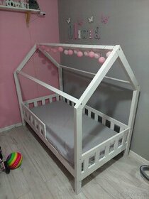 Detská posteľ domček masív
