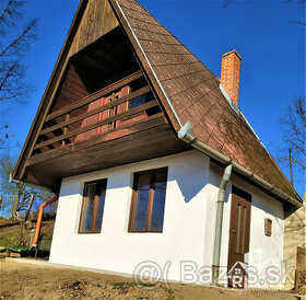 Znížená cena -Na predaj poschodová murovaná chatka v Kamenic