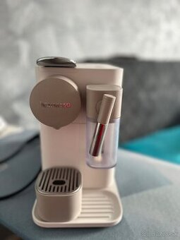 Predám plne funkčný kávovar nespreso aj s kávičkou