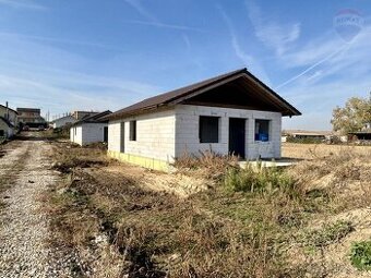 Ponúkam na predaj novostavbu rodinného domu, Malé Ripňany, o
