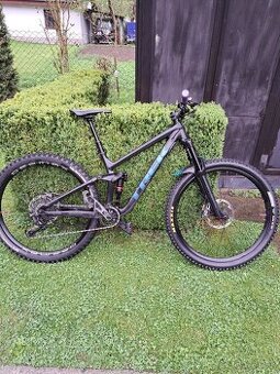 Zjazdovy bicykel trek slash