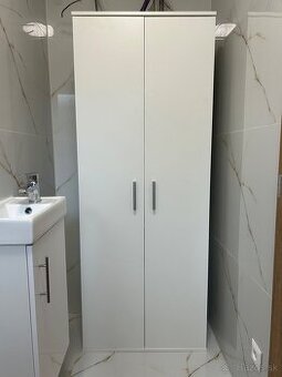 Skrinka na wc