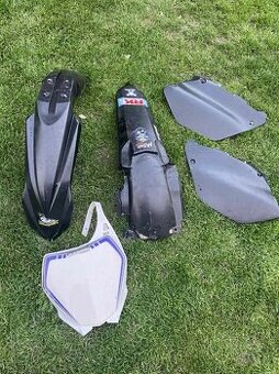 Predám sadu plastov Xamaha YZ 125