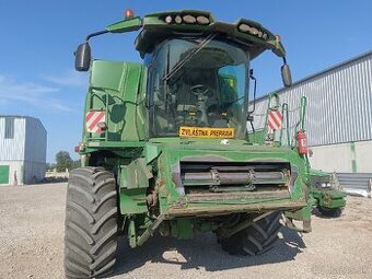 John Deere T660i.