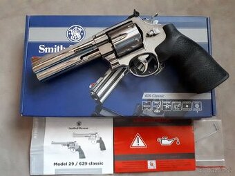 SMITH & WESSON 629 CLASSIC
