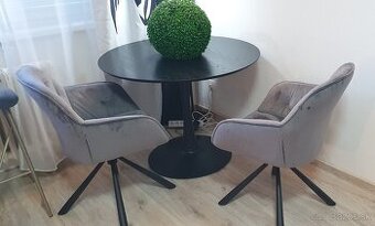 Kresielka a stôl