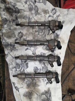 Predám vstrekovacie trisky