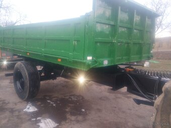 Vlecka vyklapacia trojstranná