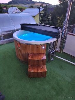 Okrúhla akrylátová vírivka ECO PLUS