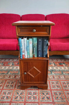 drevenná skrinka masív