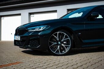 BMW 540i xDrive Sedan (G30) – 11/2022 – MAX VÝBAVA – TOP STA