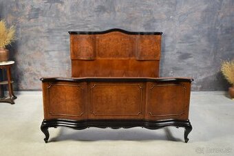 POSTEL Z ORECHOVÉHO DREVA