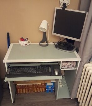 Darujem pisaci stolik